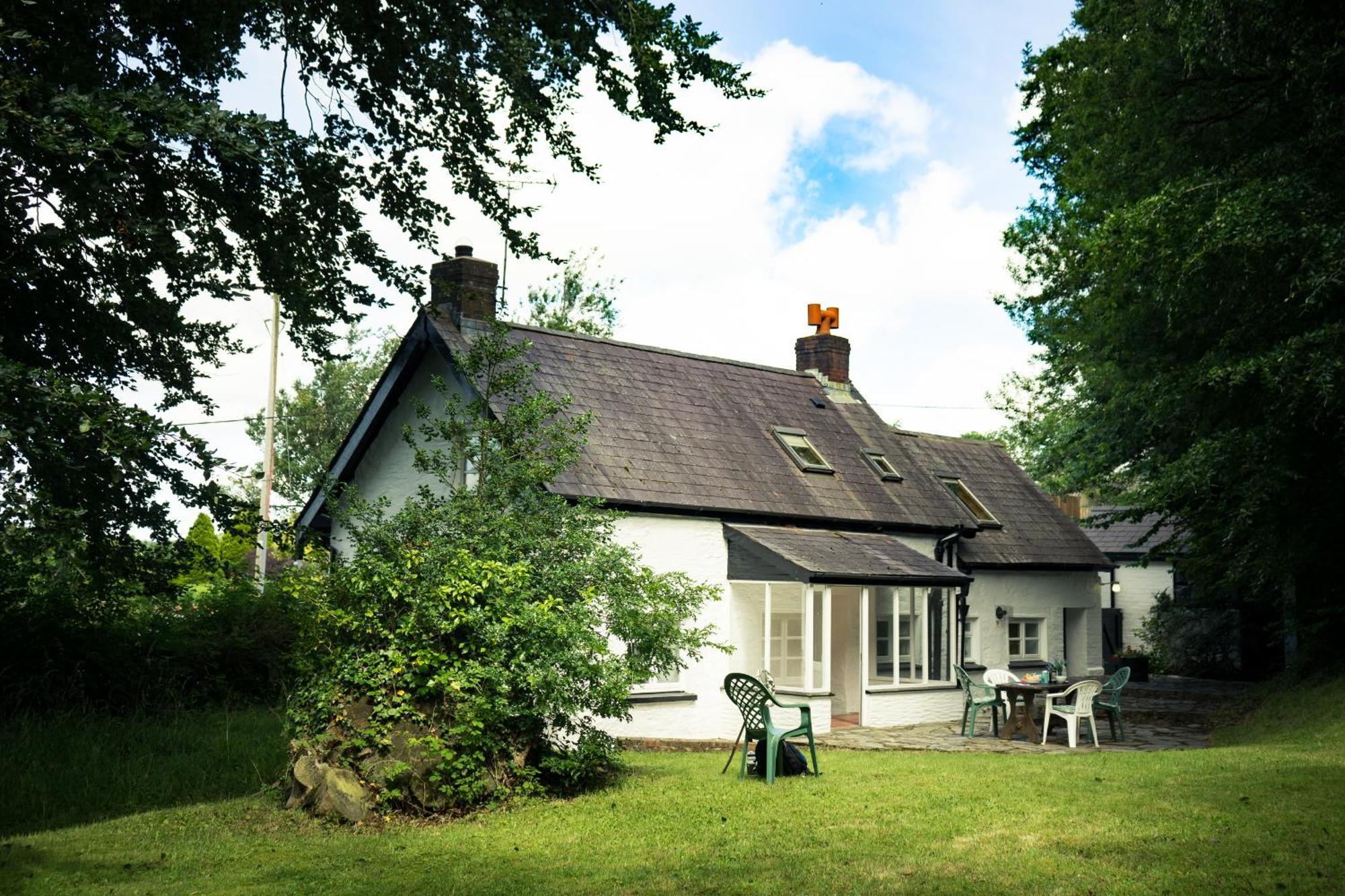 Garden Cottage Newcastle Emlyn Exteriör bild