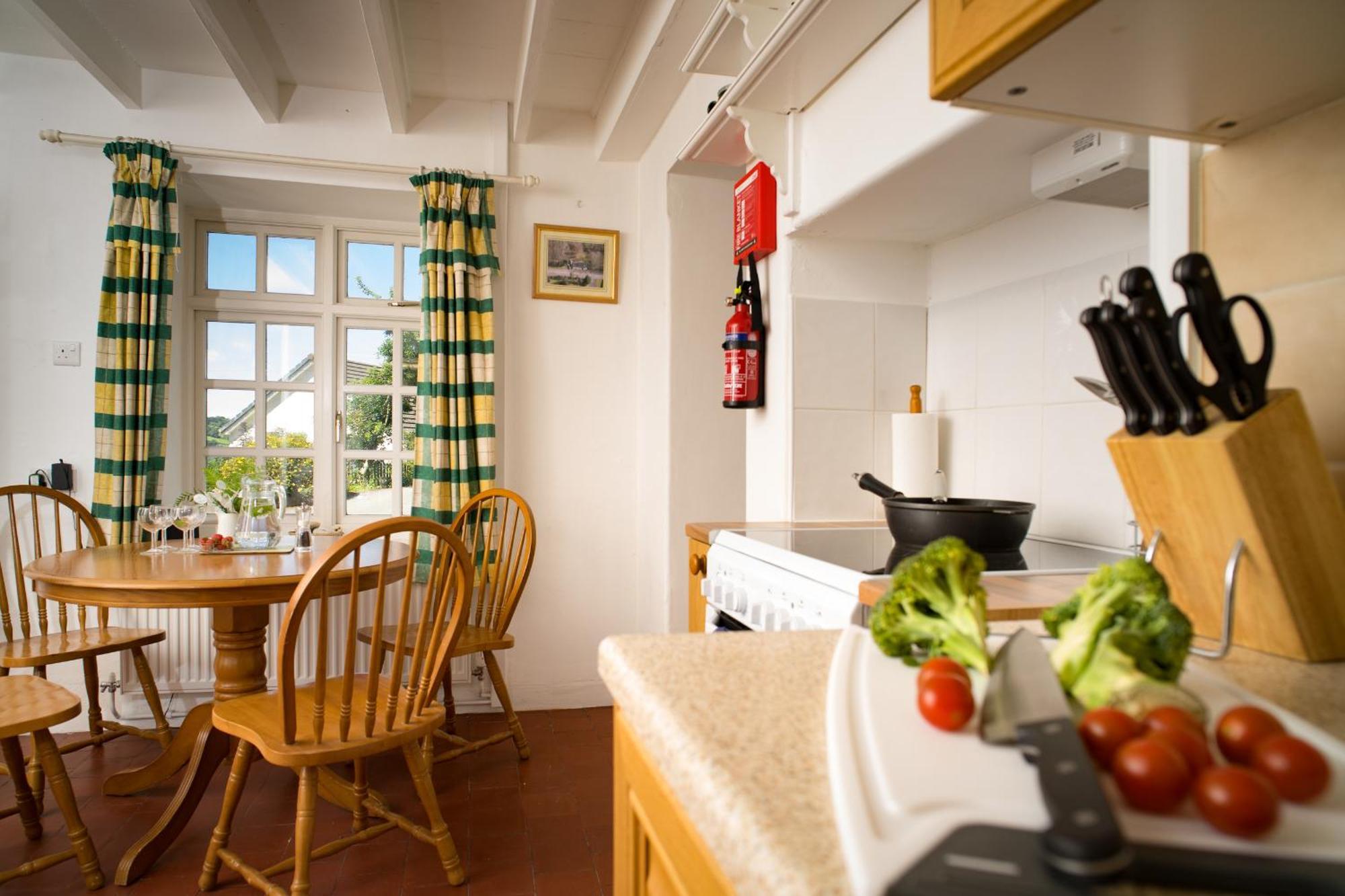 Garden Cottage Newcastle Emlyn Exteriör bild